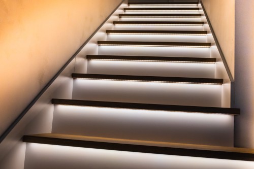 wanga przy schodach - listwa wysoka.jpg